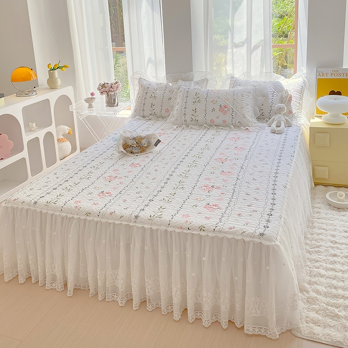 91家纺网 家纺一手货源 找家纺 罗艺轩家纺2024新款全棉蕾丝夹棉床裙忆江南系列-床裙三件套 忆江南~清新雅韵