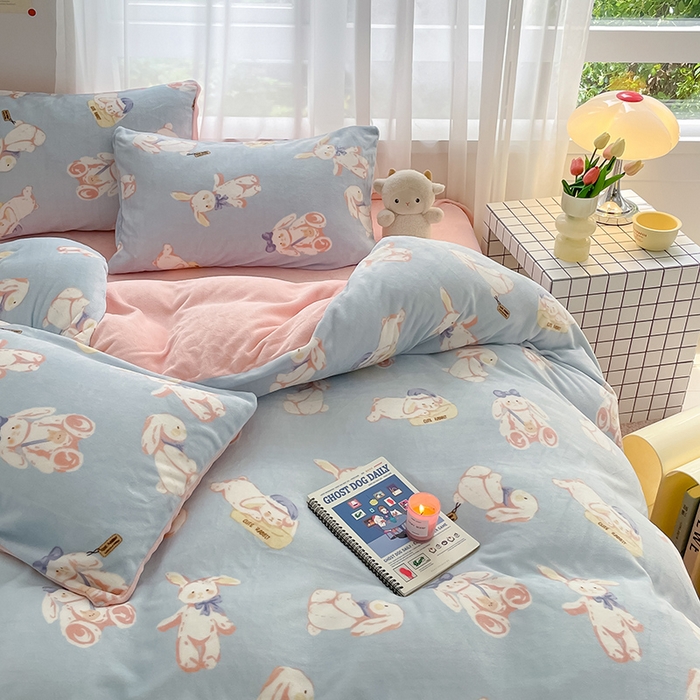 91家纺网 家纺一手货源 找家纺 桃子 2023新款ins小清新韩系可爱卡通奶油兔子加厚牛奶绒系列四件套详情第三批 绒-菲比兔