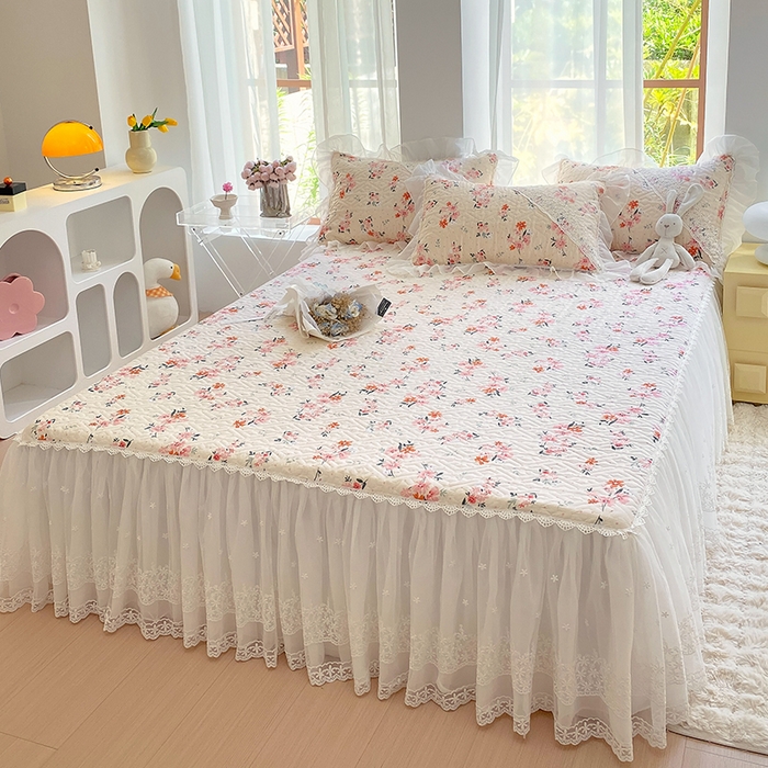 91家纺网 家纺一手货源 找家纺 罗艺轩家纺2024新款全棉蕾丝夹棉床裙忆江南系列-床裙三件套 忆江南~小时光