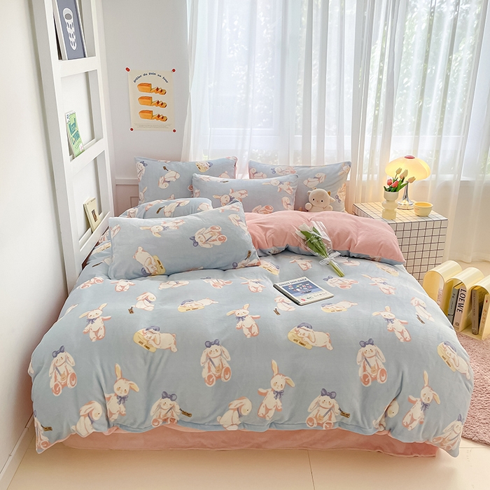 91家纺网 家纺一手货源 找家纺 桃子 2023新款ins小清新韩系可爱卡通奶油兔子加厚牛奶绒系列四件套详情第三批 绒-菲比兔