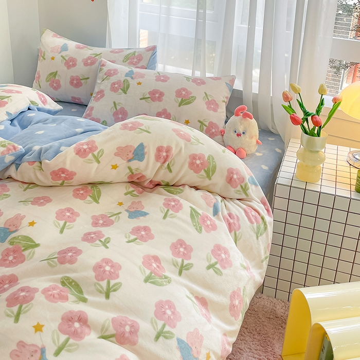 91家纺网 家纺一手货源 找家纺 桃子 2023新款ins小清新韩系可爱卡通奶油兔子加厚牛奶绒系列四件套详情第三批 绒-菲菲花园