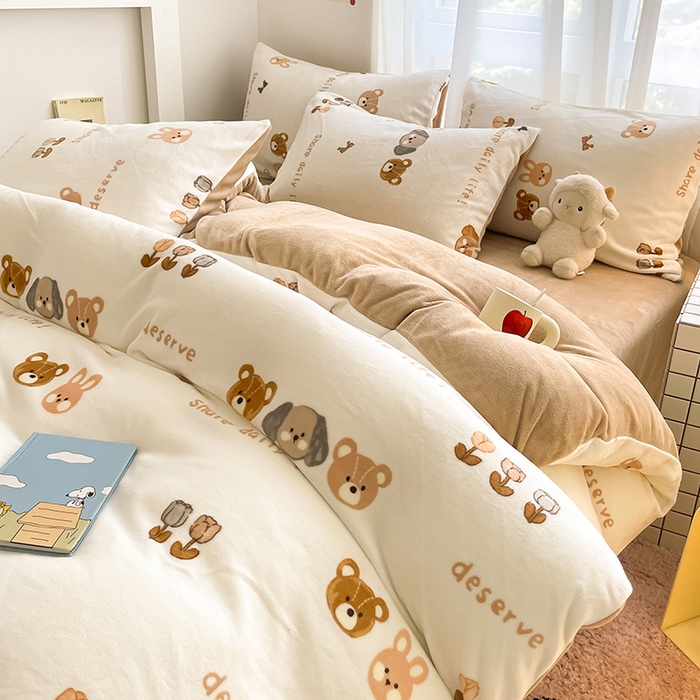 91家纺网 家纺一手货源 找家纺 桃子 2023新款ins小清新韩系可爱卡通奶油兔子加厚牛奶绒系列四件套详情第三批 绒-可妮乐园