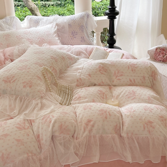 91家纺网 家纺一手货源 找家纺 玛奇朵2023新款秋冬新品5D立体雕花牛奶绒四件套 温妮-粉