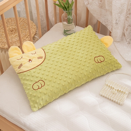 91家纺网 家纺一手货源 找家纺 织布人 2023新款荞麦枕幼儿园儿童学生枕猫咪刺绣豆豆绒安抚枕套+枕芯 豆豆荞麦枕-苹果绿