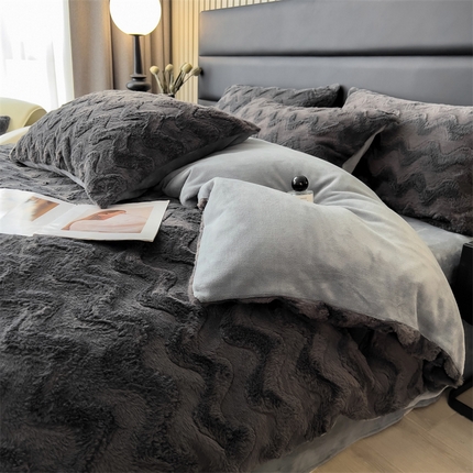 91家纺网 家纺一手货源 找家纺 （总）丝幔家纺 2025新款波浪兔毛绒四件套--波尔多系列