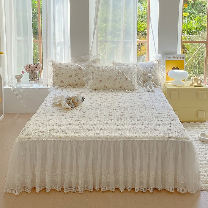 91家纺网 家纺一手货源 找家纺 罗艺轩家纺2024新款全棉蕾丝夹棉床裙忆江南系列-床裙三件套 忆江南~清韵幽香