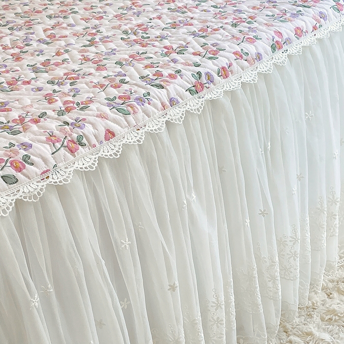 91家纺网 家纺一手货源 找家纺 罗艺轩家纺2024新款全棉蕾丝夹棉床裙忆江南系列-床裙三件套 忆江南~摇曳花开