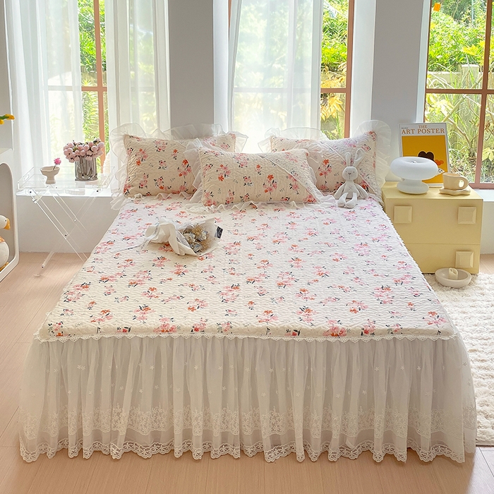 91家纺网 家纺一手货源 找家纺 罗艺轩家纺2024新款全棉蕾丝夹棉床裙忆江南系列-床裙三件套 忆江南~小时光