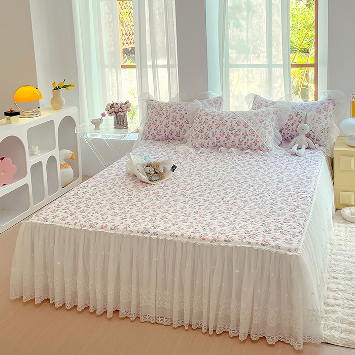 91家纺网 家纺一手货源 找家纺 罗艺轩家纺2024新款全棉蕾丝夹棉床裙忆江南系列-床裙三件套 忆江南~摇曳花开