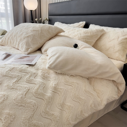 91家纺网 家纺一手货源 找家纺 （总）丝幔家纺 2025新款波浪兔毛绒四件套--波尔多系列