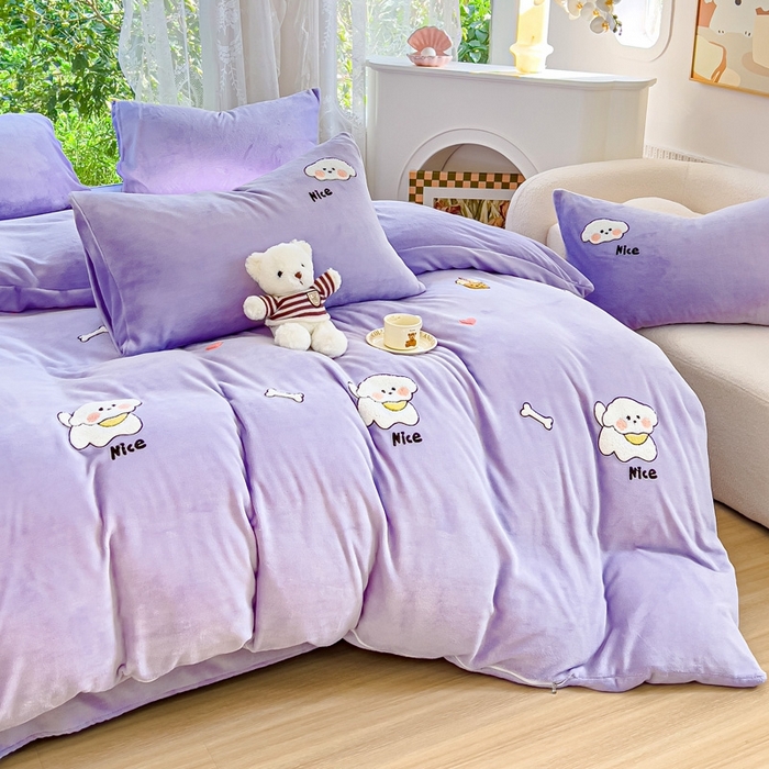 91家纺网 家纺一手货源 找家纺 米瑞娜 2024新款纯色毛巾绣牛奶绒四件套 皮皮狗-紫