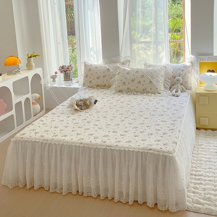 91家纺网 家纺一手货源 找家纺 罗艺轩家纺2024新款全棉蕾丝夹棉床裙忆江南系列-床裙三件套 忆江南~清韵幽香