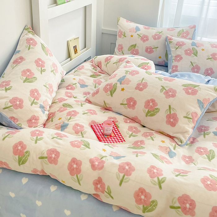 91家纺网 家纺一手货源 找家纺 桃子 2023新款ins小清新韩系可爱卡通奶油兔子加厚牛奶绒系列四件套详情第三批 绒-菲菲花园