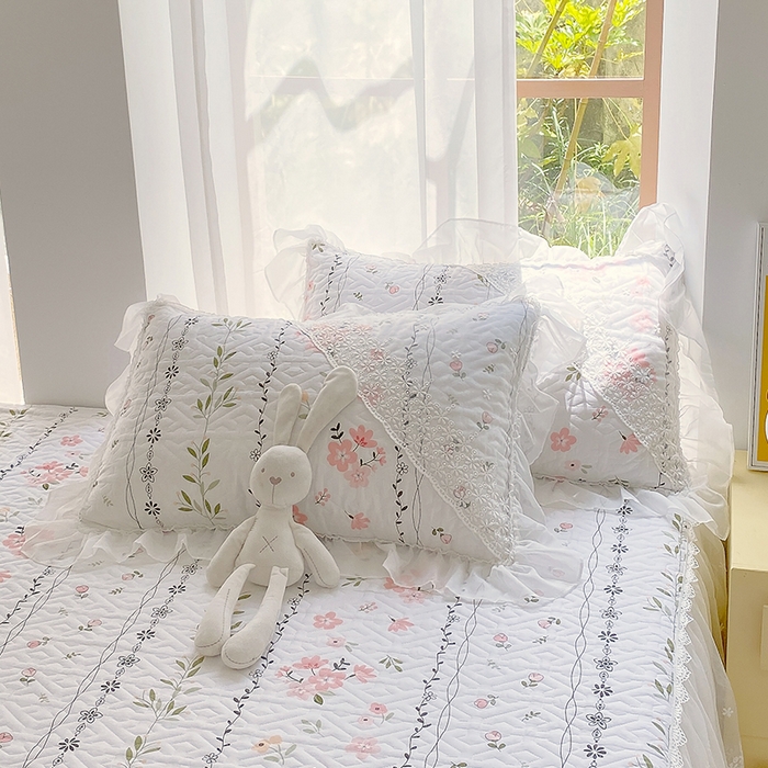 91家纺网 家纺一手货源 找家纺 罗艺轩家纺2024新款全棉蕾丝夹棉床裙忆江南系列-床裙三件套 忆江南~清新雅韵