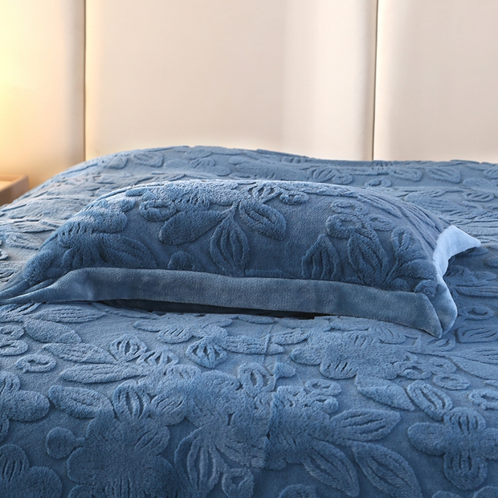 91家纺网 家纺一手货源 找家纺 代芙 2024新款高克重电商直播爆款11斤提花兔毛绒牛奶绒四件套 清雅-蓝