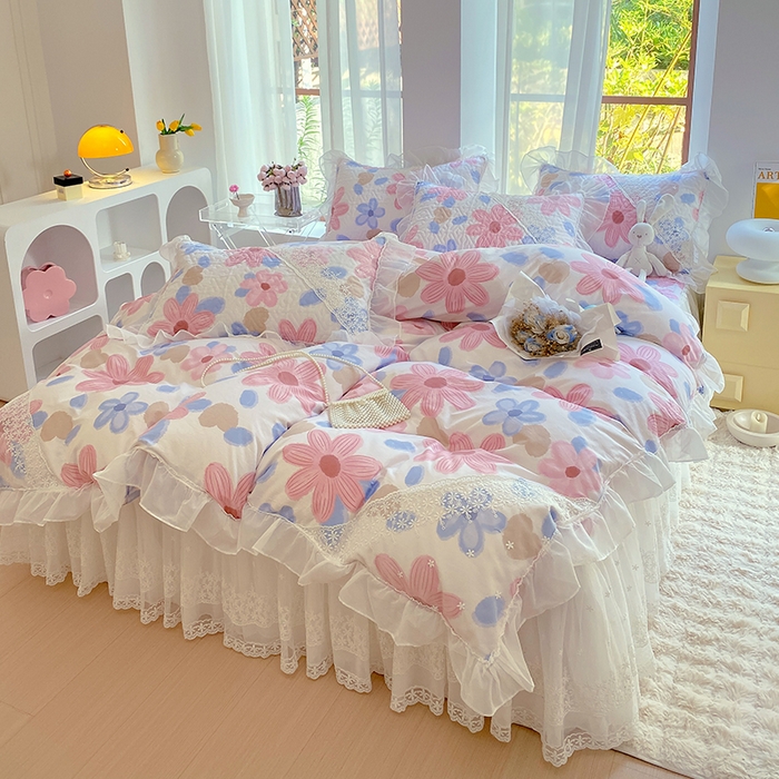 91家纺网 家纺一手货源 找家纺 罗艺轩家纺2024新款全棉蕾丝夹棉床裙忆江南系列-四件套 忆江南~梦境之旅