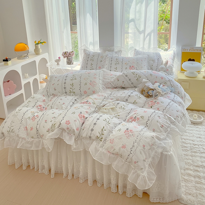 91家纺网 家纺一手货源 找家纺 罗艺轩家纺2024新款全棉蕾丝夹棉床裙忆江南系列-四件套 忆江南~清新雅韵