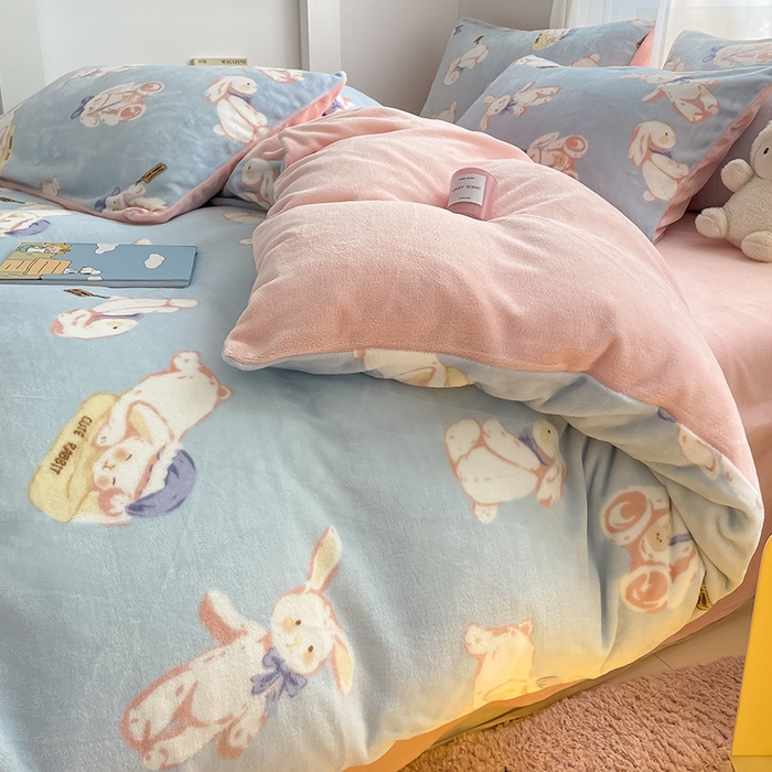91家纺网 家纺一手货源 找家纺 桃子 2023新款ins小清新韩系可爱卡通奶油兔子加厚牛奶绒系列四件套详情第三批 绒-菲比兔