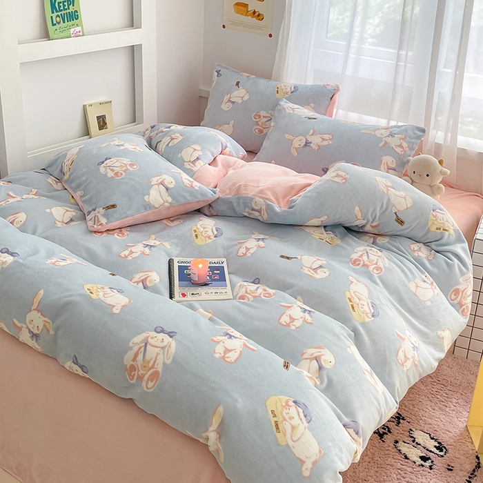 91家纺网 家纺一手货源 找家纺 桃子 2023新款ins小清新韩系可爱卡通奶油兔子加厚牛奶绒系列四件套详情第三批 绒-菲比兔