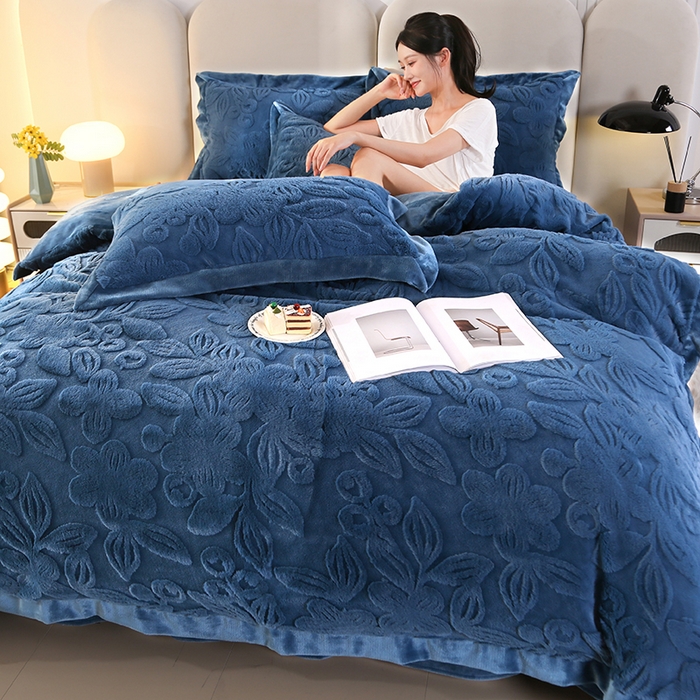 91家纺网 家纺一手货源 找家纺 代芙 2024新款高克重电商直播爆款11斤提花兔毛绒牛奶绒四件套 清雅-蓝