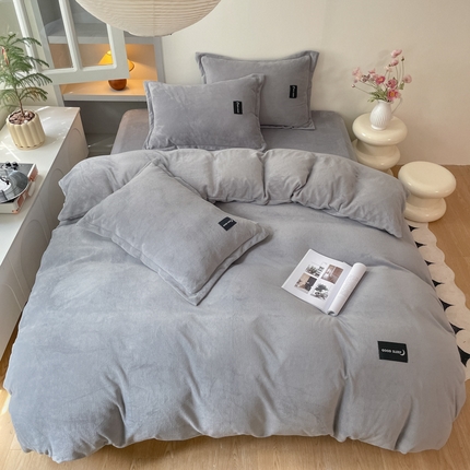 91家纺网 家纺一手货源 找家纺 柒月 2023新款纯色牛奶绒四件套 高级灰