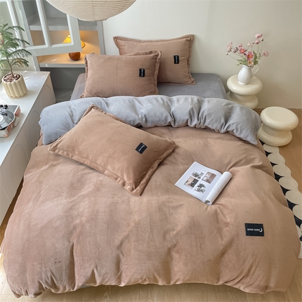 91家纺网 家纺一手货源 找家纺 （总）柒月 2023新款纯色牛奶绒四件套