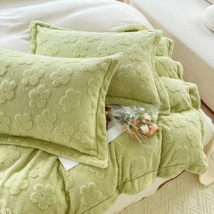 91家纺网 家纺一手货源 找家纺 （总）呗旺鹿 2023新款高克重纯色剪花雕花压花提花牛奶绒四件套直播