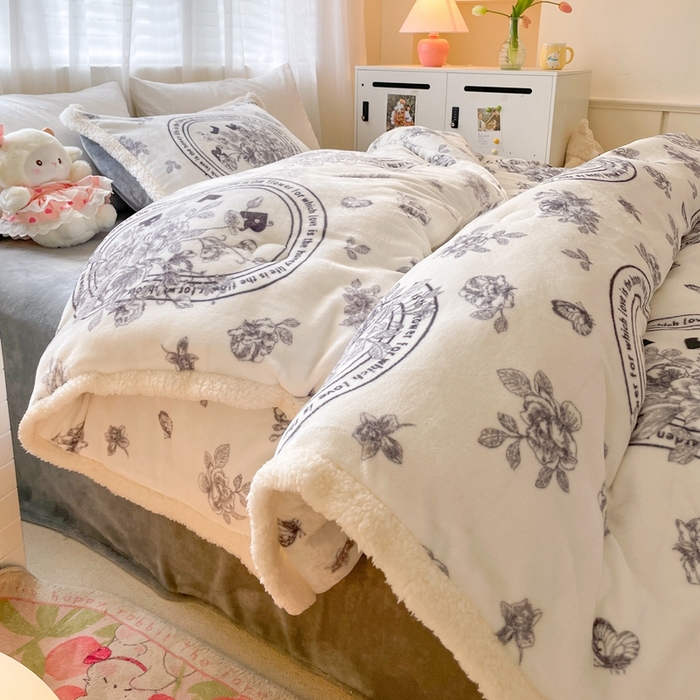 91家纺网 家纺一手货源 找家纺 大彩家居 2023新款高克重牛奶绒冬被四件套 罗马假日