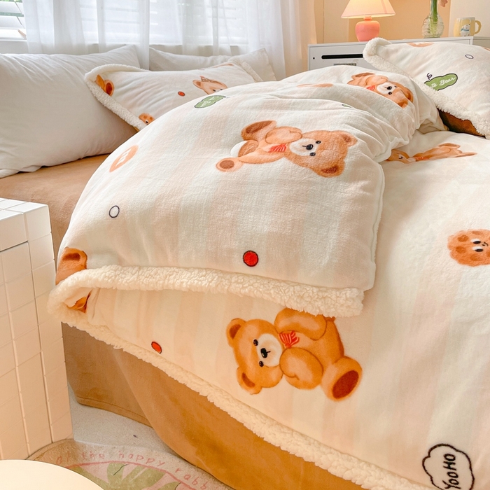 91家纺网 家纺一手货源 找家纺 大彩家居 2023新款高克重牛奶绒冬被四件套 圣诞熊