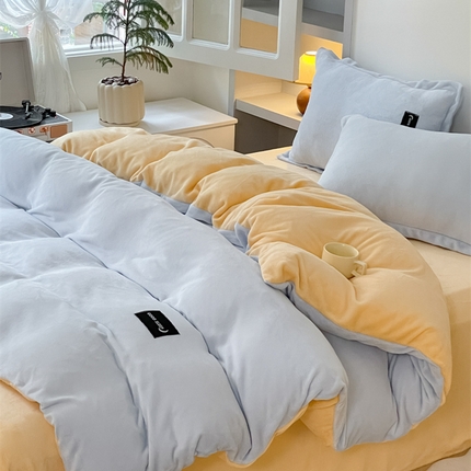 柒月 2023新款纯色牛奶绒四件套 天空蓝+鹅黄