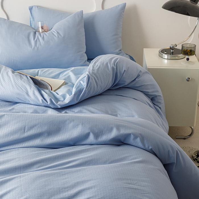 91家纺网 家纺一手货源 找家纺 简宜家居（朝初家纺） 2023新款全棉贡缎提花系列四件套 绅士-天蓝