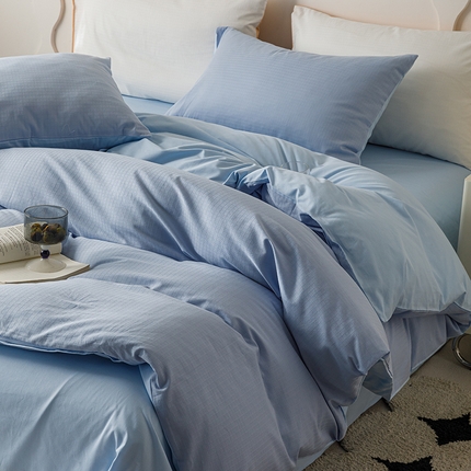 91家纺网 家纺一手货源 找家纺 简宜家居（朝初家纺） 2023新款全棉贡缎提花系列四件套 绅士-天蓝