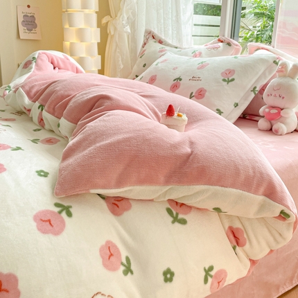 91家纺网 家纺一手货源 找家纺 暮思家居 2023新款高克重小清新牛奶绒四件套 郁金香兔