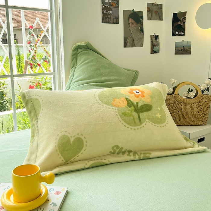 91家纺网 家纺一手货源 找家纺 呗旺鹿 2023新款高克重加厚印花牛奶绒四件套直播 绿颜