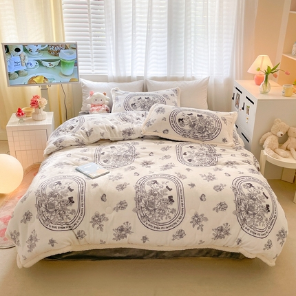 91家纺网 家纺一手货源 找家纺 大彩家居 2023新款高克重牛奶绒冬被四件套 罗马假日