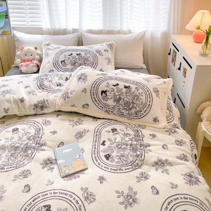 91家纺网 家纺一手货源 找家纺 大彩家居 2023新款高克重牛奶绒冬被四件套 罗马假日