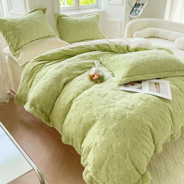 91家纺网 家纺一手货源 找家纺 呗旺鹿 2023新款高克重纯色剪花雕花压花提花牛奶绒四件套直播 浅浅花漾-绿