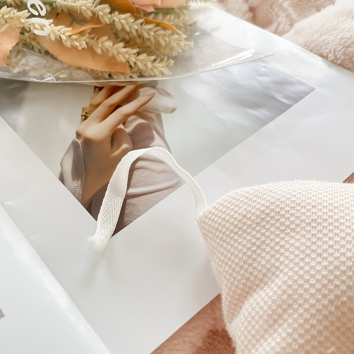 91家纺网 家纺一手货源 找家纺 呗旺鹿 2023新款高克重纯色剪花雕花压花提花牛奶绒四件套直播 浅浅花漾-粉