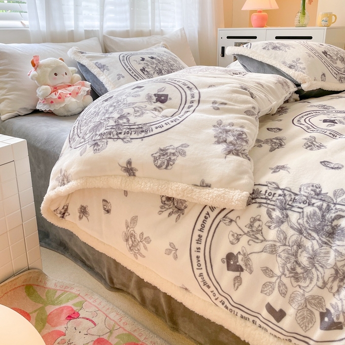 91家纺网 家纺一手货源 找家纺 大彩家居 2023新款高克重牛奶绒冬被四件套 罗马假日