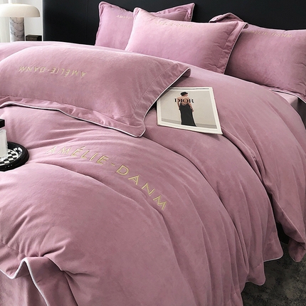 91家纺网 家纺一手货源 找家纺 禧澜庭2024新款A类婴儿绒宝宝绒纯色刺绣牛奶绒法莱绒法兰绒四件套-艾米丽风铃紫