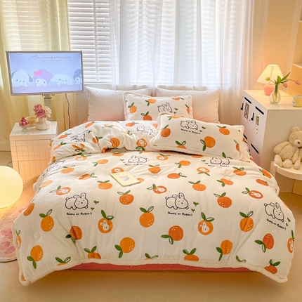 91家纺网 家纺一手货源 找家纺 大彩家居 2023新款高克重牛奶绒冬被四件套 兔橙橙