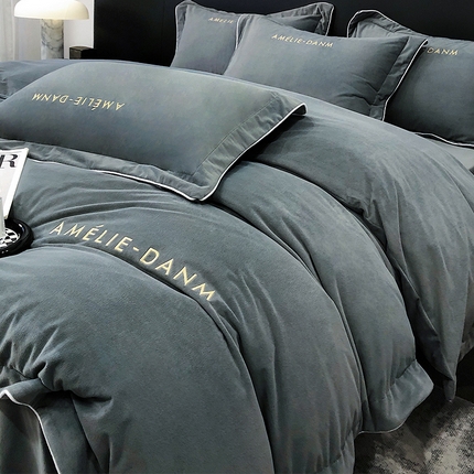 91家纺网 家纺一手货源 找家纺 （总）禧澜庭2024新款A类婴儿绒宝宝绒纯色刺绣牛奶绒法莱绒法兰绒四件套-艾米丽