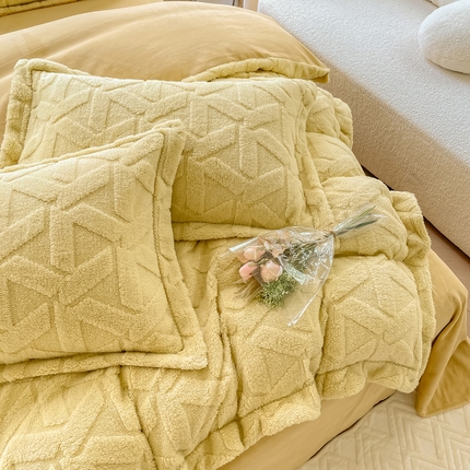 91家纺网 家纺一手货源 找家纺 （总）呗旺鹿 2023新款高克重纯色剪花雕花压花提花牛奶绒四件套直播