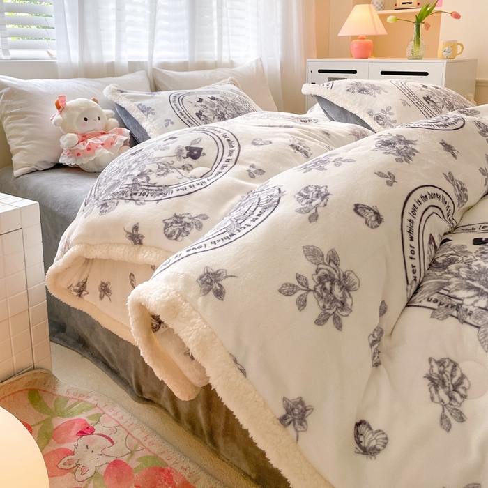 91家纺网 家纺一手货源 找家纺 大彩家居 2023新款高克重牛奶绒冬被四件套 罗马假日