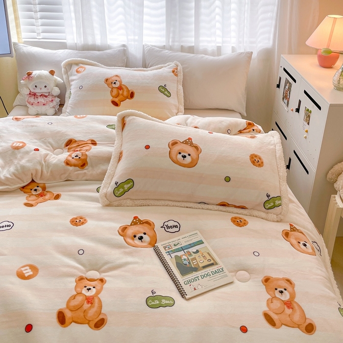 91家纺网 家纺一手货源 找家纺 大彩家居 2023新款高克重牛奶绒冬被四件套 圣诞熊