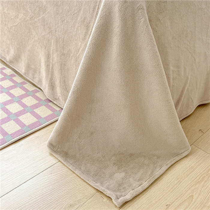 91家纺网 家纺一手货源 找家纺 古吉梦 2023新款雕花绒四件套-简爱 棕咖+香草灰