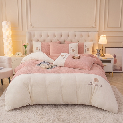 好阁 2023新款法式刺绣小香风雕花双拼牛奶绒四件套 可可粉+奶芋色