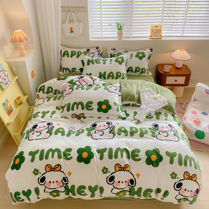 91家纺网 家纺一手货源 找家纺 沐慕 2024新款牛奶绒加厚保暖卡通印花四件套 字母萌宠