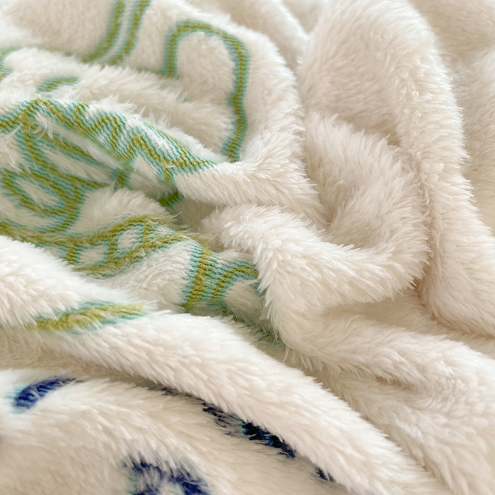 91家纺网 家纺一手货源 找家纺 妖妖家纺 2023新款妖妖雪花绒单品三四件套 开心维尼