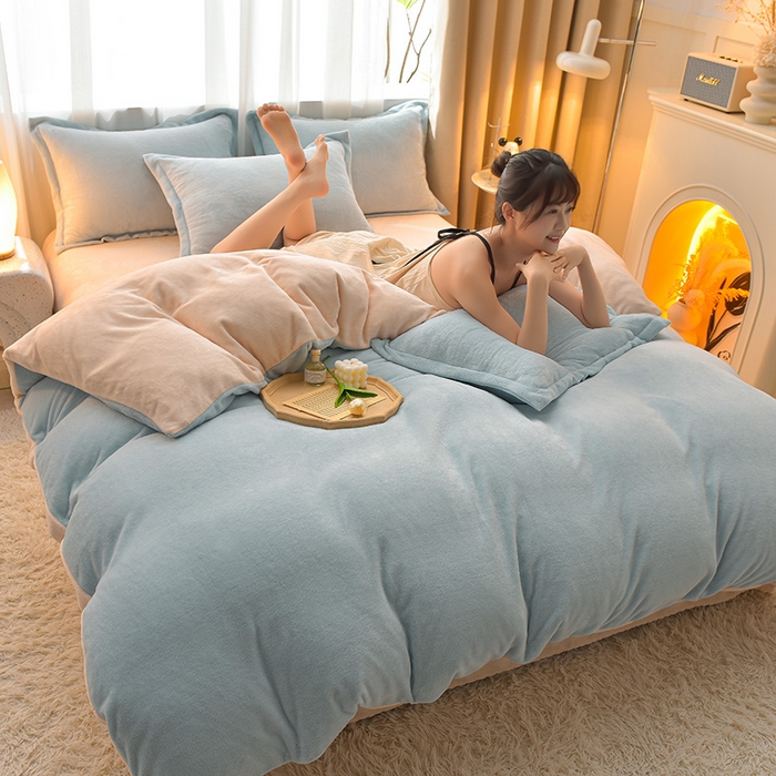 91家纺网 家纺一手货源 找家纺 简爱2025新款纯色双拼牛奶绒四件套被套（跑量款）直播 天蓝奶油